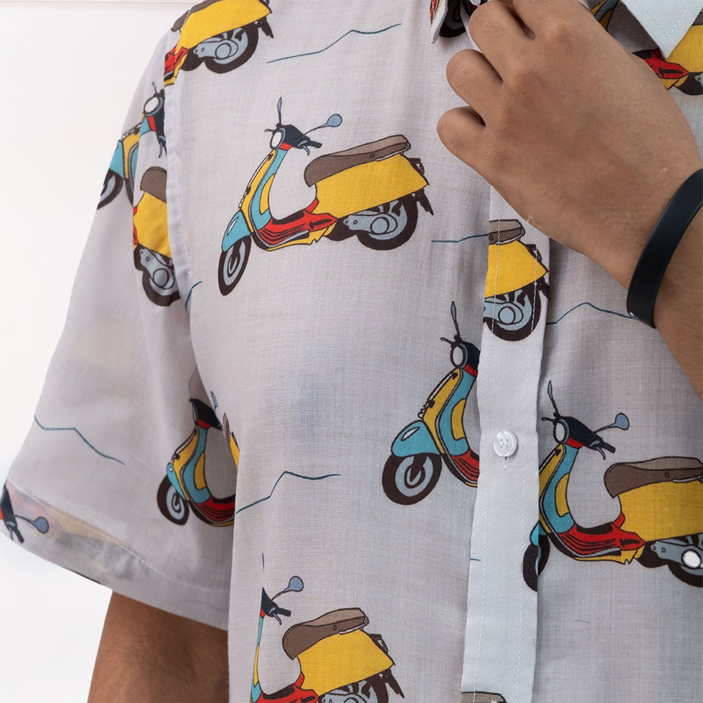 Vespa Print Short Sleeves Shirt