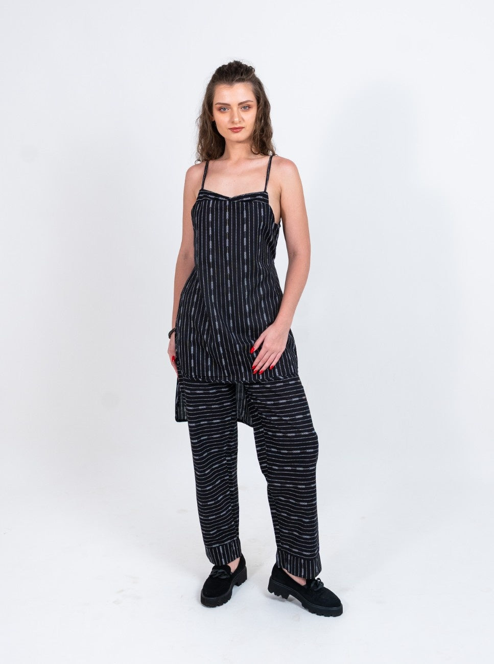 Tie up dashed and dotted black and white printed set with long pants
