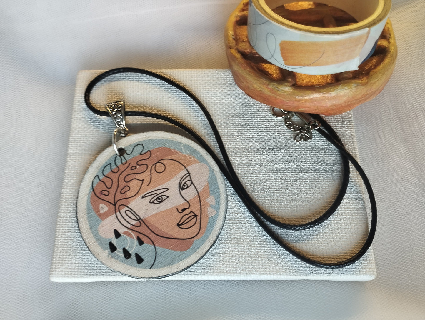Abstract Face Pendant Necklace