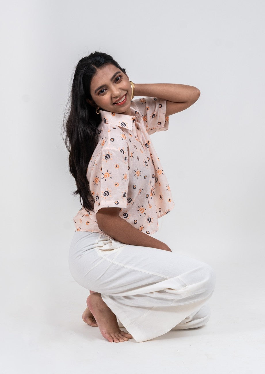 Cropped women's shirt in GBS Sunrays print with short sleeves