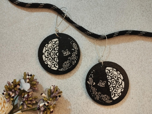 Round Earring with Dual Artistic Design